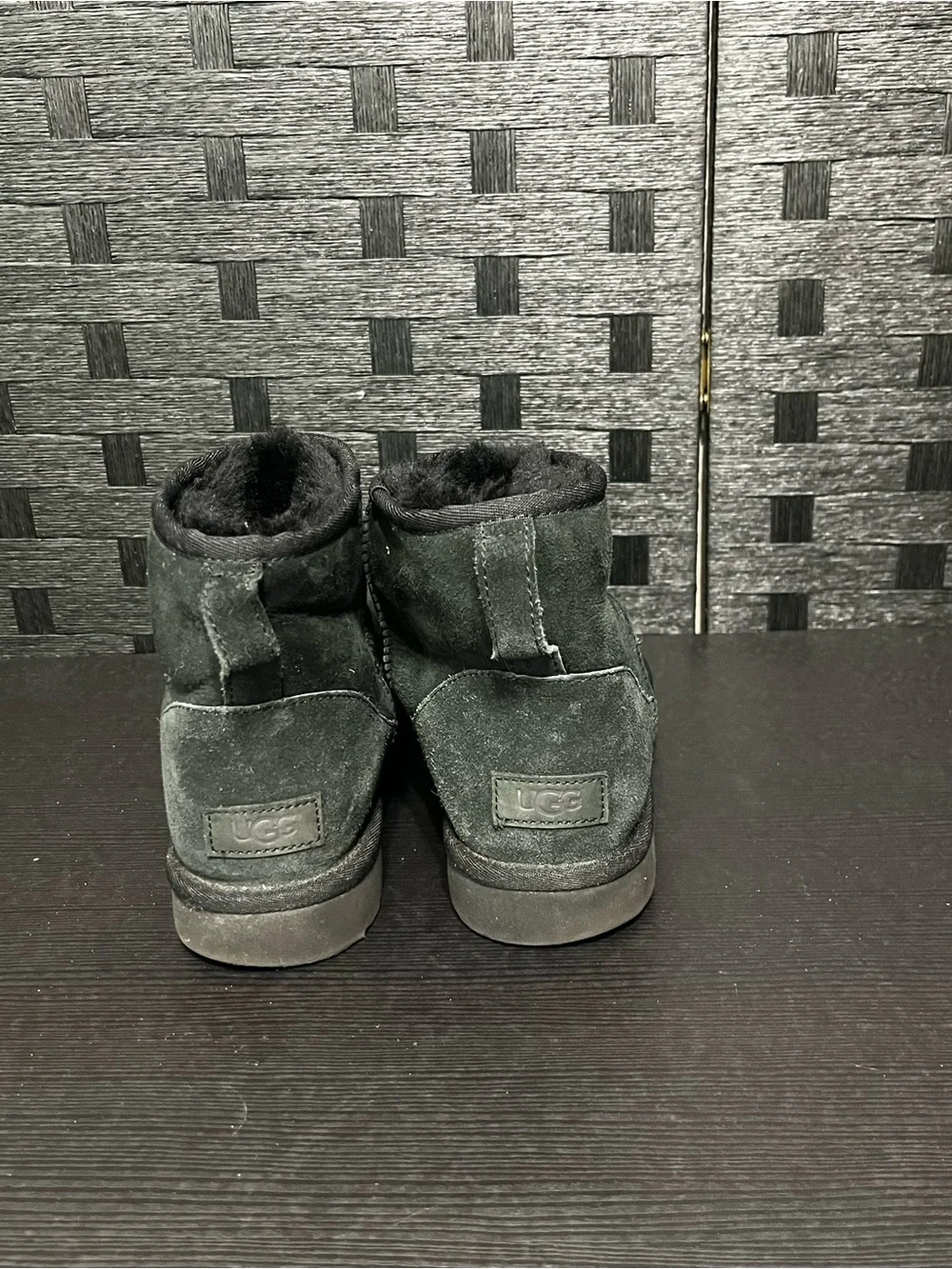 Women’s UGG Boots in black size US 9 See pictures for Condition